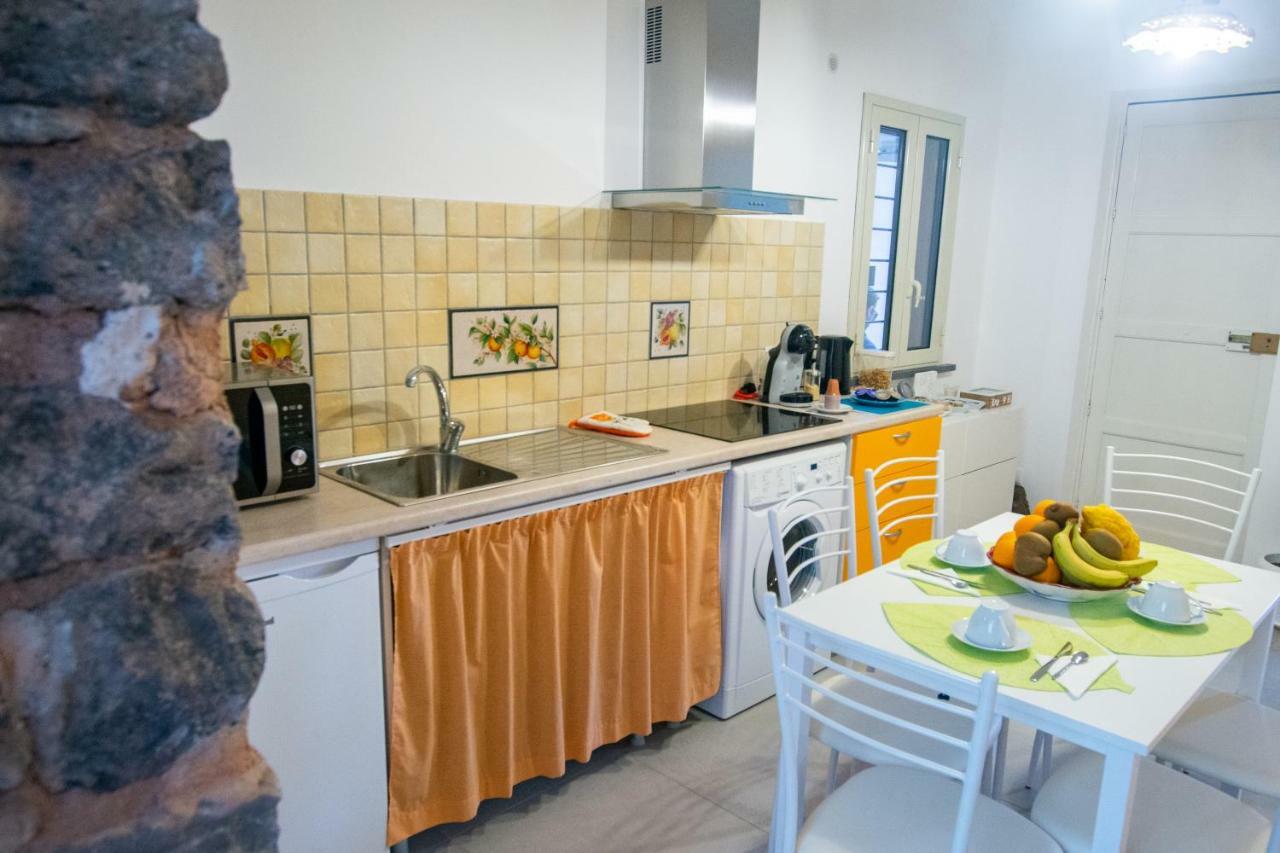 La Zagara Apartment Aci Castello Bagian luar foto